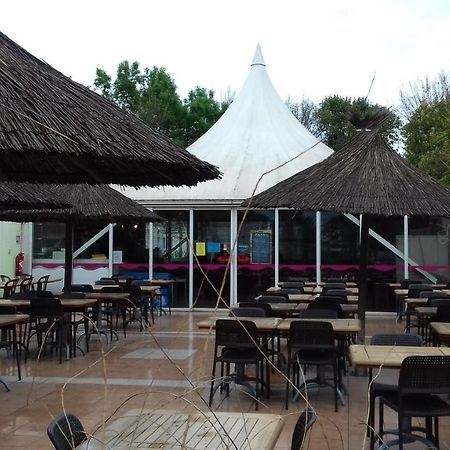 Hotel La Carabasse Vias Esterno foto